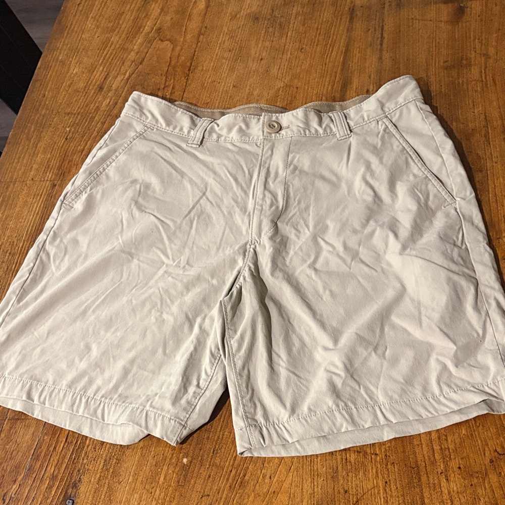 Eddie Bauer  Tan Men’s Shorts